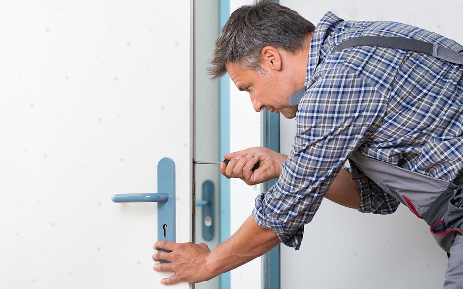 installation de serrure remplacement Lisses